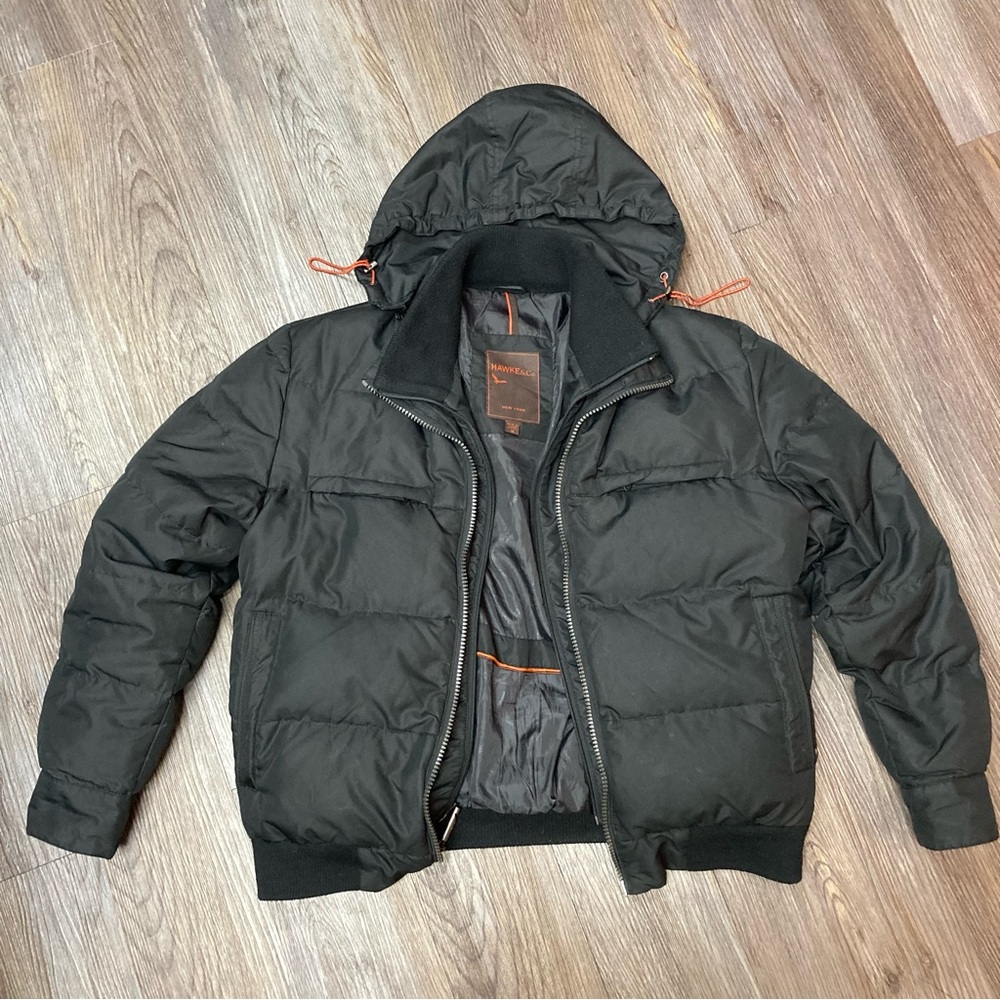 Men’s Hawke & Co M black puffer jacket. Excellent condition, 9 thermal rating